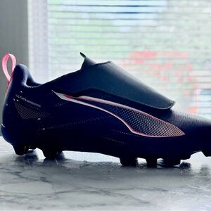 New Puma soccer Cleats Purple and Pink